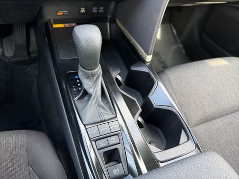 Used 2025 Toyota Camry LE image 28