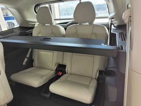 New 2026 Volvo XC90 B6 Ultra w/ Protection Package Premier AWD/4WD image 13
