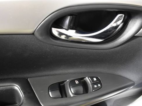 Used 2019 Nissan Sentra S FWD image 8