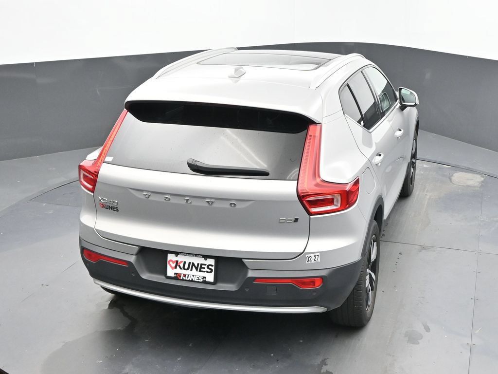 Used 2024 Volvo XC40 B5 Core AWD/4WD image 31