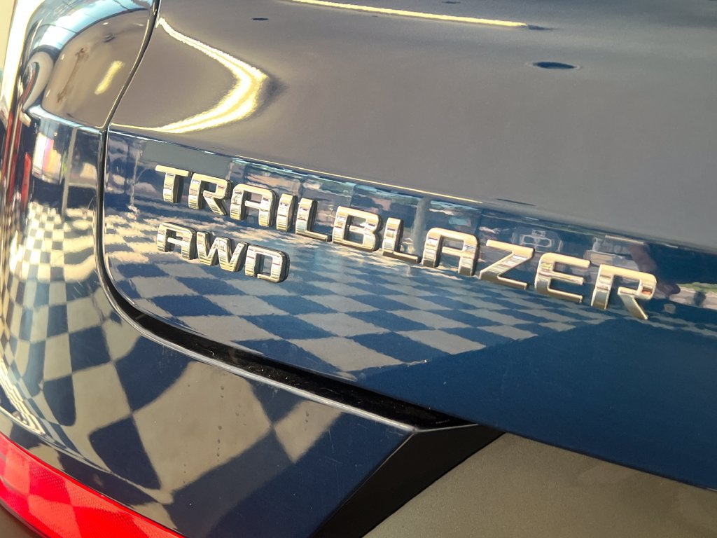 Used 2023 Chevrolet TrailBlazer ACTIV w/ Sun and Liftgate Package AWD/4WD image 13