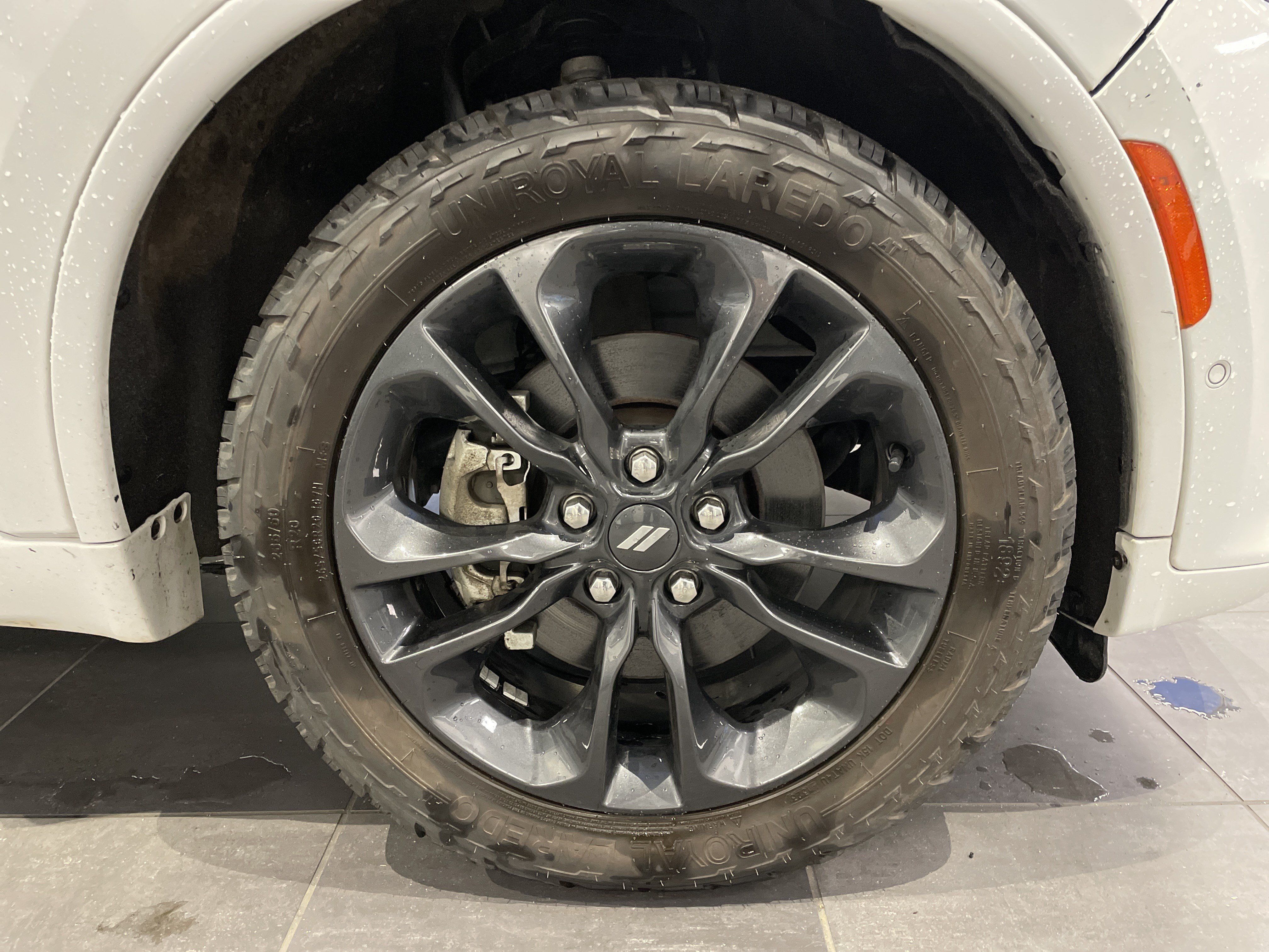 Used 2022 Dodge Durango R/T w/ Blacktop Package AWD/4WD image 12