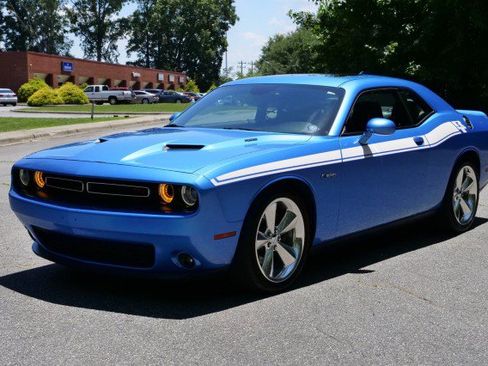 Used 2016 Dodge Challenger R/T Plus RWD image 6