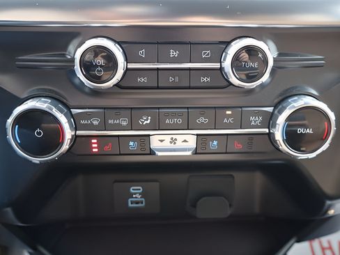 Used 2022 Ford F150 Lariat AWD/4WD image 21
