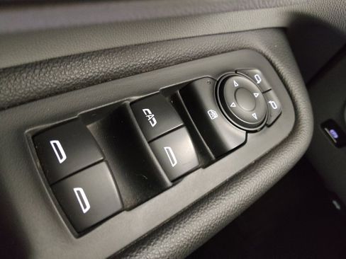 Used 2021 GMC Terrain SLE image 27