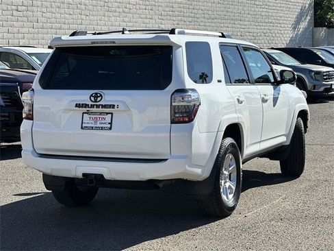 Used 2022 Toyota 4Runner SR5 Premium image 4