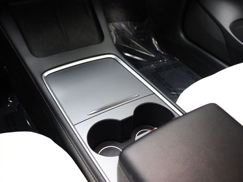 Used 2022 Tesla Model 3 image 18