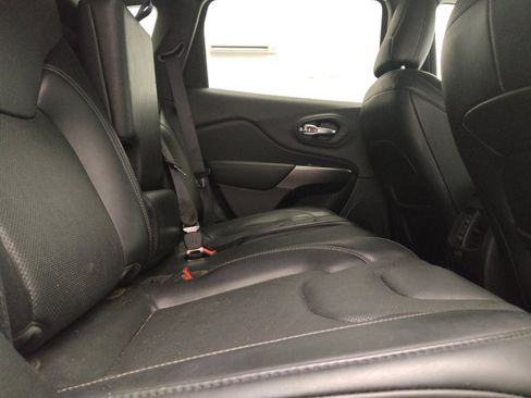 Used 2021 Jeep Cherokee Latitude Lux AWD/4WD image 19