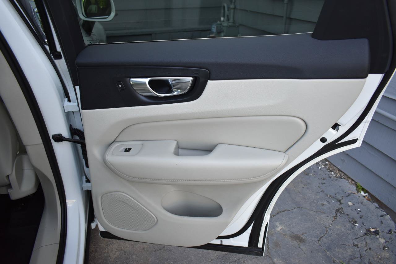 Used 2019 Volvo XC60 T8 Inscription w/ Advanced Package AWD/4WD image 38