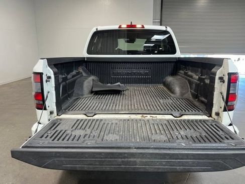 Used 2024 Nissan Frontier SV RWD image 17