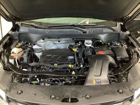 Used 2025 Chevrolet Trax LT w/ Driver Confidence Package image 24