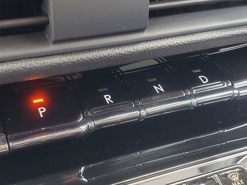 Certified 2024 Lincoln Corsair AWD w/ Equipment Group 101A image 21