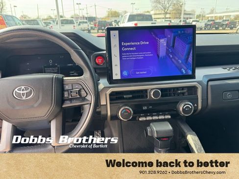 Used 2024 Toyota Tacoma TRD Sport AWD/4WD image 20