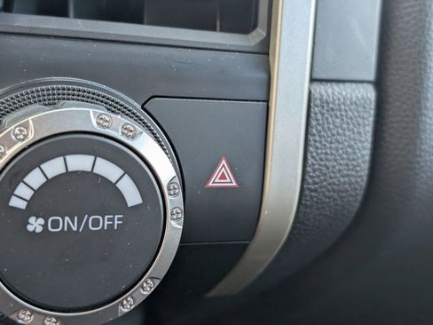 Used 2025 Toyota Tacoma SR image 17