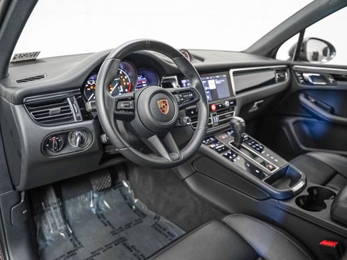 Used 2024 Porsche Macan Turbo image 4