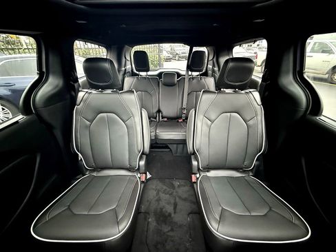 New 2026 Chrysler Pacifica Limited w/ Uconnect Theater Family Group image 33