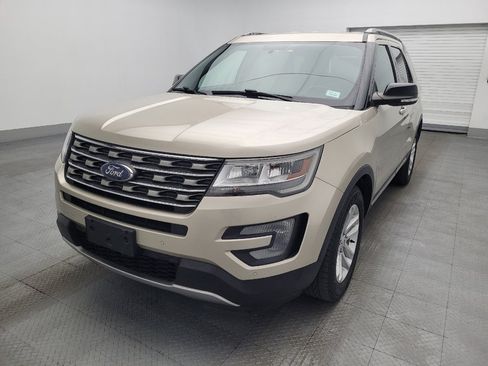 Used 2017 Ford Explorer XLT w/ Equipment Group 202A FWD image 15