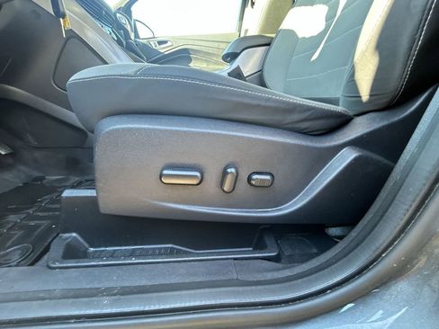 Used 2016 Ford Escape SE image 12