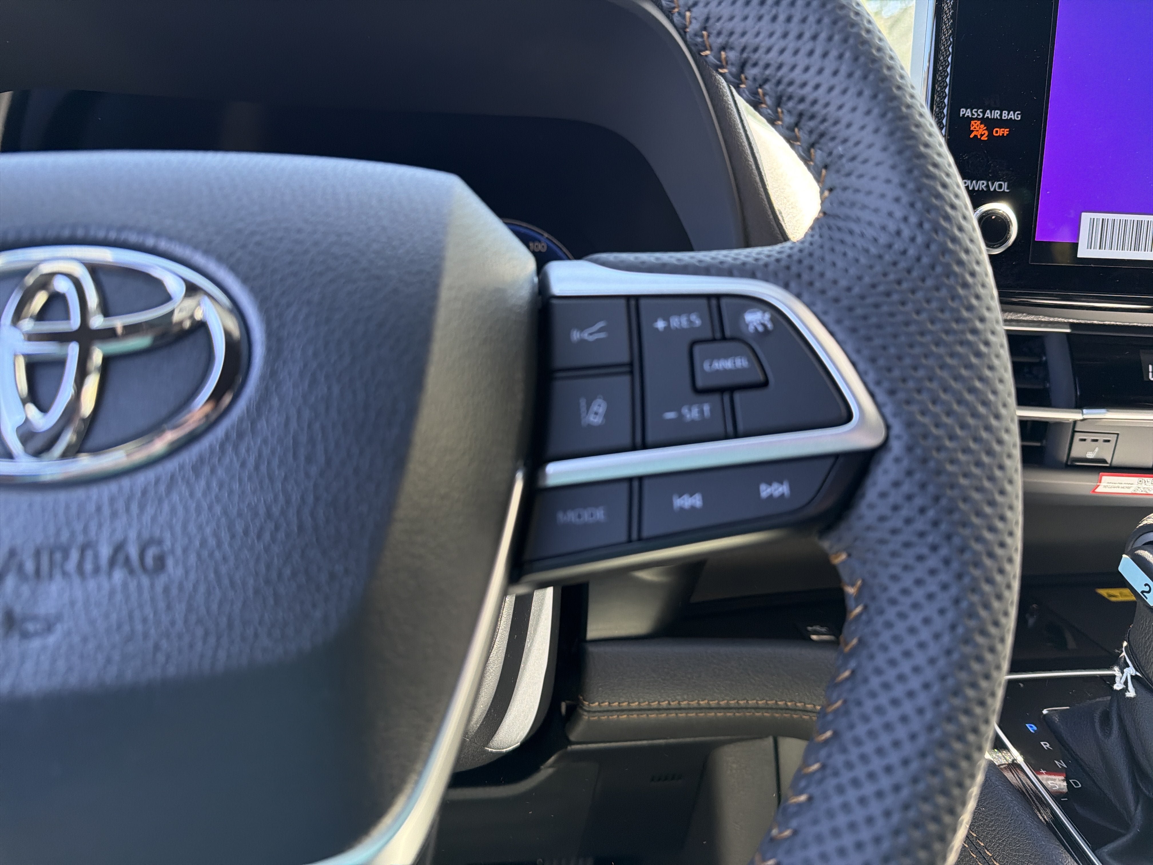 New 2026 Toyota Sienna XLE Woodland Edition AWD/4WD image 17