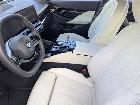 Used 2025 BMW 530i w/ Premium Package image 16