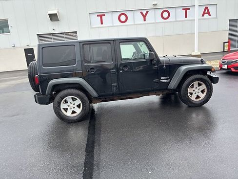 Used 2011 Jeep Wrangler Unlimited Sport AWD/4WD image 6