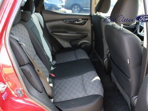 Used 2021 Nissan Rogue Sport SV image 11