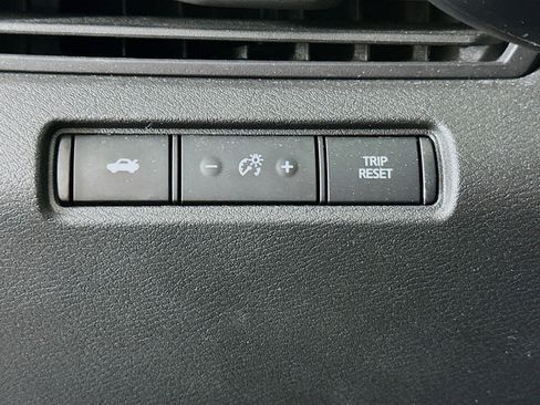 Used 2025 Nissan Altima 2.5 SV image 16