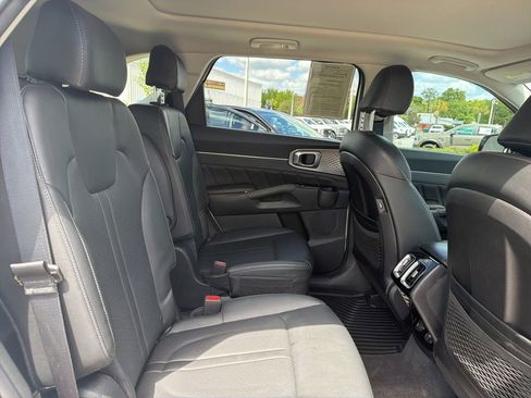 Used 2023 Kia Sorento SX AWD/4WD image 31