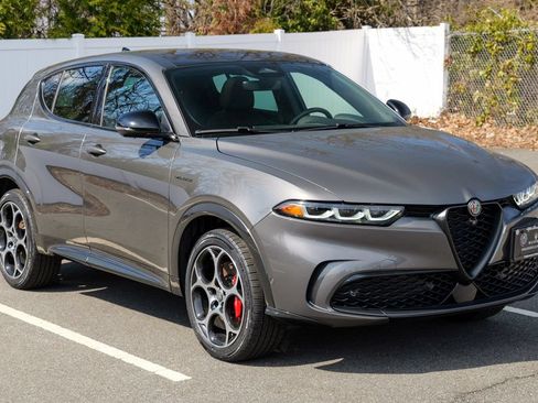 Used 2024 Alfa Romeo Tonale Veloce w/ Active Assist Package AWD/4WD image 9