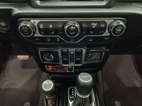 Used 2023 Jeep Gladiator Mojave w/ LED Lighting Group AWD/4WD image 14