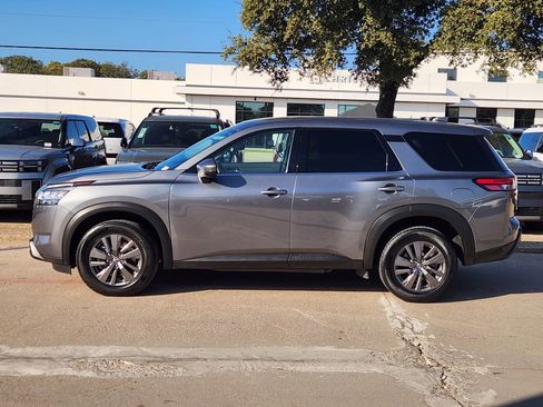 Used 2022 Nissan Pathfinder S w/ Cargo Package image 4