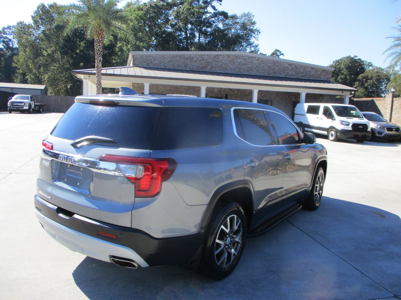 Used 2020 GMC Acadia SLE FWD image 10