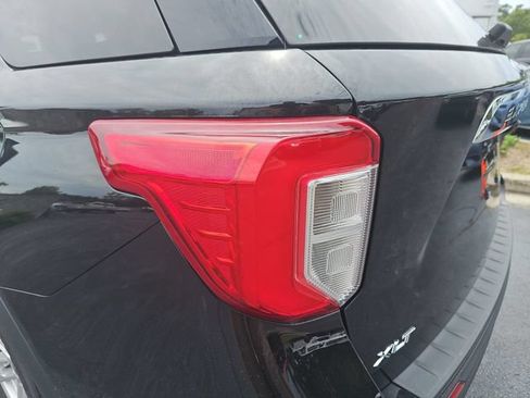 Used 2024 Ford Explorer XLT w/ Equipment Group 202A RWD image 41