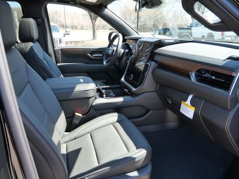 New 2026 GMC Yukon XL Denali w/ Sun & Power Step Package AWD/4WD image 23