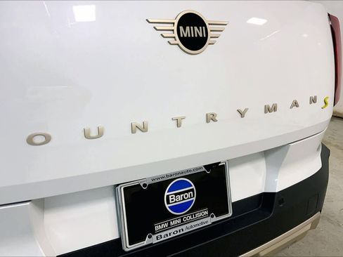 Used 2025 MINI Cooper Countryman SE w/ Comfort Package Max image 9