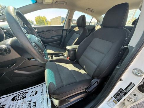 Used 2017 Kia Forte LX image 12
