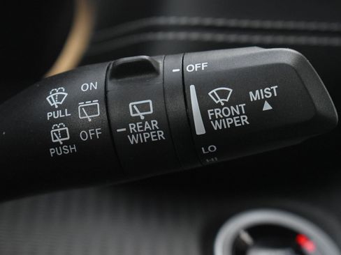Used 2025 Jeep Grand Cherokee Altitude AWD/4WD image 23