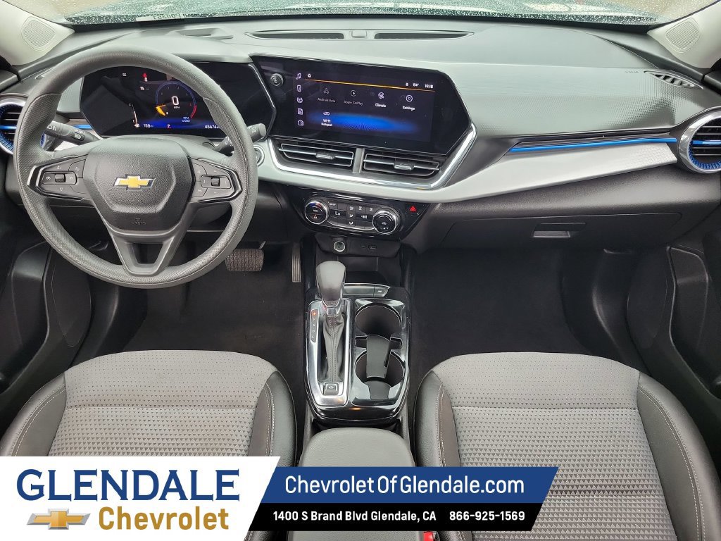 Used 2025 Chevrolet Trax LT FWD image 22