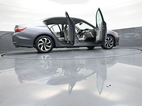 Certified 2017 Honda Accord EX-L image 48