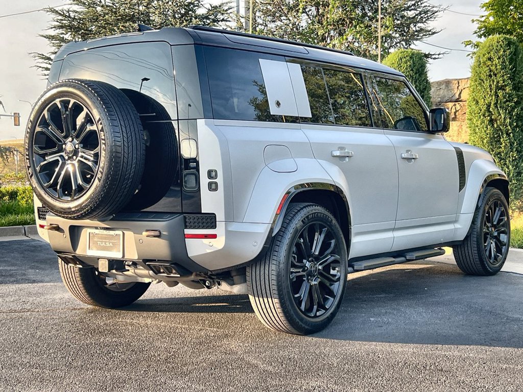 Certified 2026 Land Rover Defender 110 OCTA AWD/4WD image 5