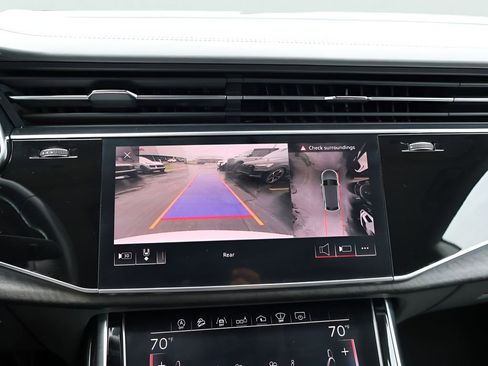 Used 2019 Audi Q8 Prestige w/ Luxury Package AWD/4WD image 25
