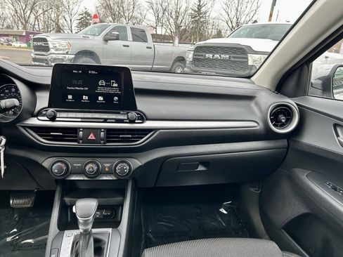 Used 2021 Kia Forte LXS FWD image 23