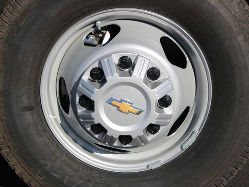 Used 2024 Chevrolet Silverado 3500 W/T w/ Snow Plow Prep Package image 31