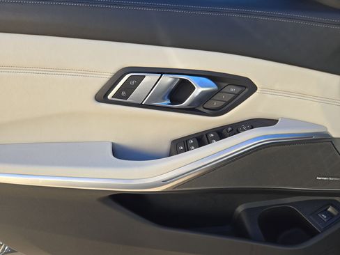 Used 2023 BMW M3 Competition image 15