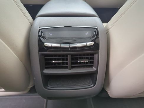 Used 2018 Cadillac XT5 Premium Luxury FWD image 21