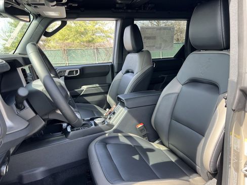 New 2026 Ford Bronco Outer Banks w/ Sasquatch Package image 13