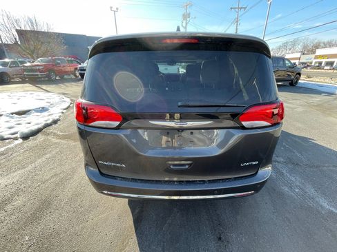 Used 2019 Chrysler Pacifica Limited w/ Tire & Wheel Group image 11
