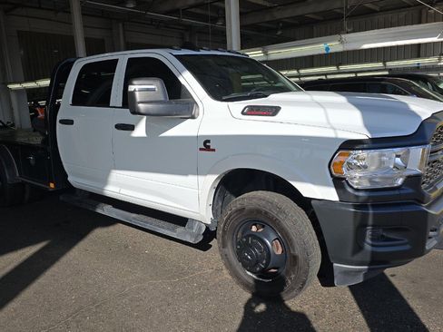 Used 2024 RAM 3500 Tradesman w/ Max Tow Package RWD image 2