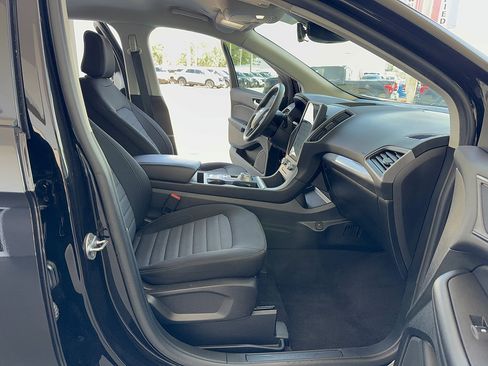 Certified 2024 Ford Edge SE w/ Black Appearance Package AWD/4WD image 14