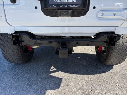 Used 2021 Jeep Wrangler Unlimited Sahara w/ Altitude AWD/4WD image 15